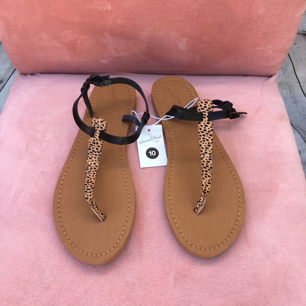 **SOLD** NWT leapord print sandals